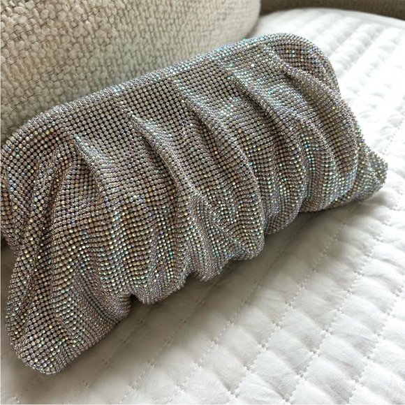 Clutch - Picture 3 of 3